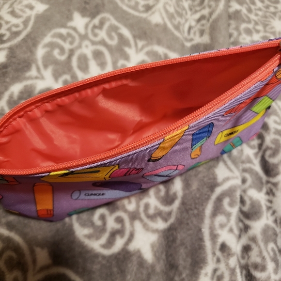 2 for 10$! Clinique Make Up Bag - Picture 2 of 2